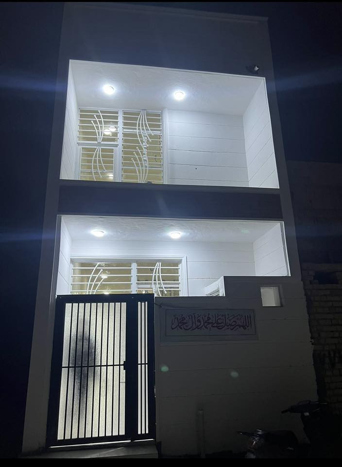 السلام عليكم .. بيت ٥٠ متر في حي الهادي
خلف أسواق البرتقالة 
جديد وغير مسكون بناء حديث ومرتب .. 
طابقين طابوك جمهوري يبعد عن الامام ٤ كم
سعره ٥٢ وبي مجال 
للاستفسار التواصل على رقم  
***********
***********
