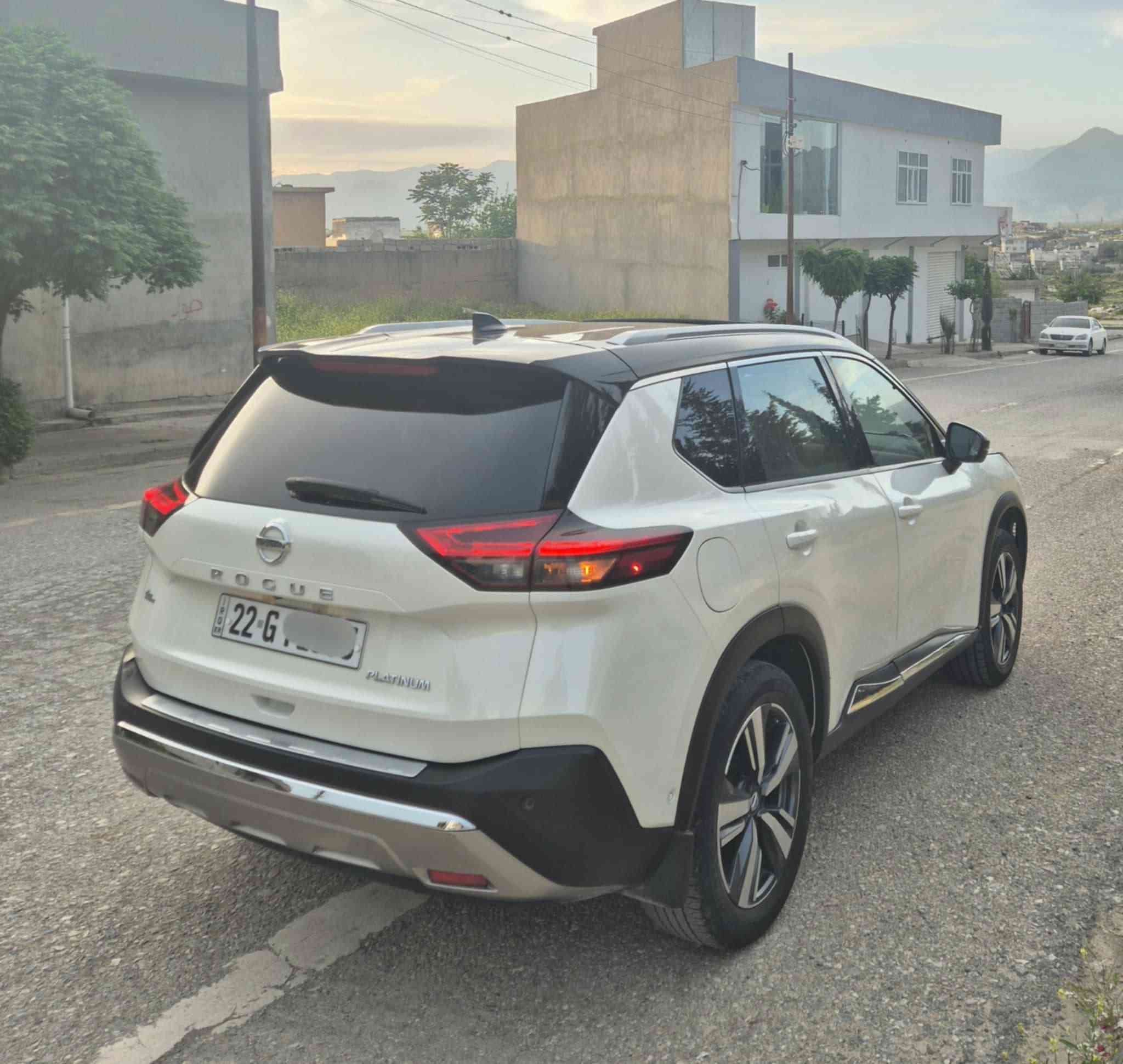 بسم اللە الرحمن الرحیم
نيسان روج 2021  platinum
اعلی مواصفات ۱/ ۱ بس بدون فورویل
محرك ٤ سلندر 2500 cc سعر بلاش 169 $ ارخص روج ٤ سلندر بالسوق
جملغ و باب عکس سائق مبدل بلادی بدون صبغ و نصف بونت + باب خلف عکس سائق صبغ
زاویه بنوراما بالسقف شویه بها معدل علی PDR  رقم شاصی و سونار داخل منشور
ايرباك ستیرن و بردات سستم ، دشبول ماطاك شرط ماشی ٥٦ میل
فوول مواصفات بلاتنیوم معروفه :
بصمه تشغیل عن بعد بانوراما داتاشو داخل مشمشی رنكات ۱۹ انج
5 كاميرة قيادة الية قيادة نظام ايكو وستاندرد و صبورت رادار  ۳٦۰ حساسات خلفيه 
توقف ذاتی كشن جلد كشن كهربائي  
كشن هيتر كشنات خلفی تدفئه سكان هيتر    
لايتات متركس ال اي دي (زينون)
لايتات تفاعليه ويه رادار تقوه وتضعف
بك لايت لد شفتات بل ستيرن
٥ بصمات جميع ابواب وصندوق
رادار امامي وجانبي وخلفي
نقط عمياء خروج عن مسار
توقف الى خلف في حالة تنبئ بل اصطدام
توقف ذاتي في حالة تنبئ بل اصطدام من امام
هندبريك بصمه اوتوهولد بريك بل ازدحام
تحكم ستيرن جهتين جامات الخلفي برده
صندوق كهربائي .......
گیر و محرک تحویل غرامات کلە بشرط سیاره رقم اربیل دولی تحویل و وکالە شرط 
*********** viber & watsapp
