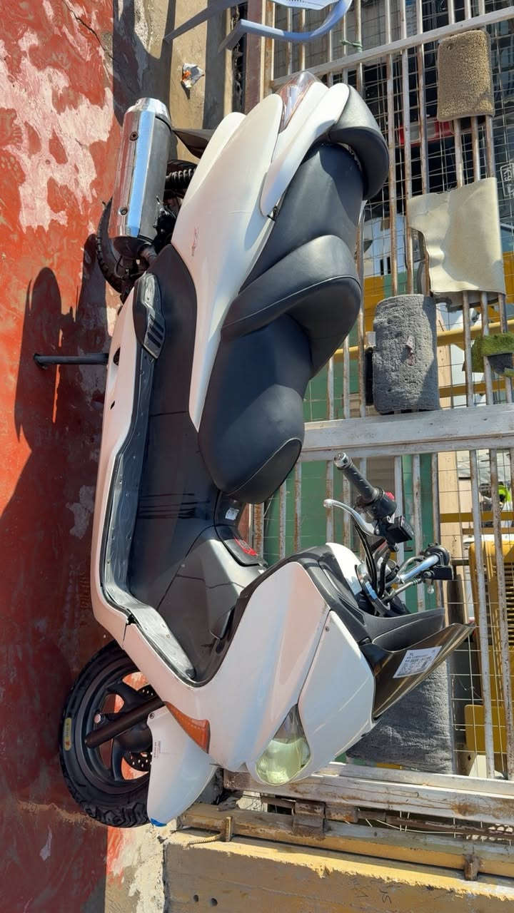 للبيع فورصة 08 دراجة خير من الله ماشية 40الكفرات الورة مصبوغة اثر شغوط سعر مليون او مراوس بموبايل ***********
