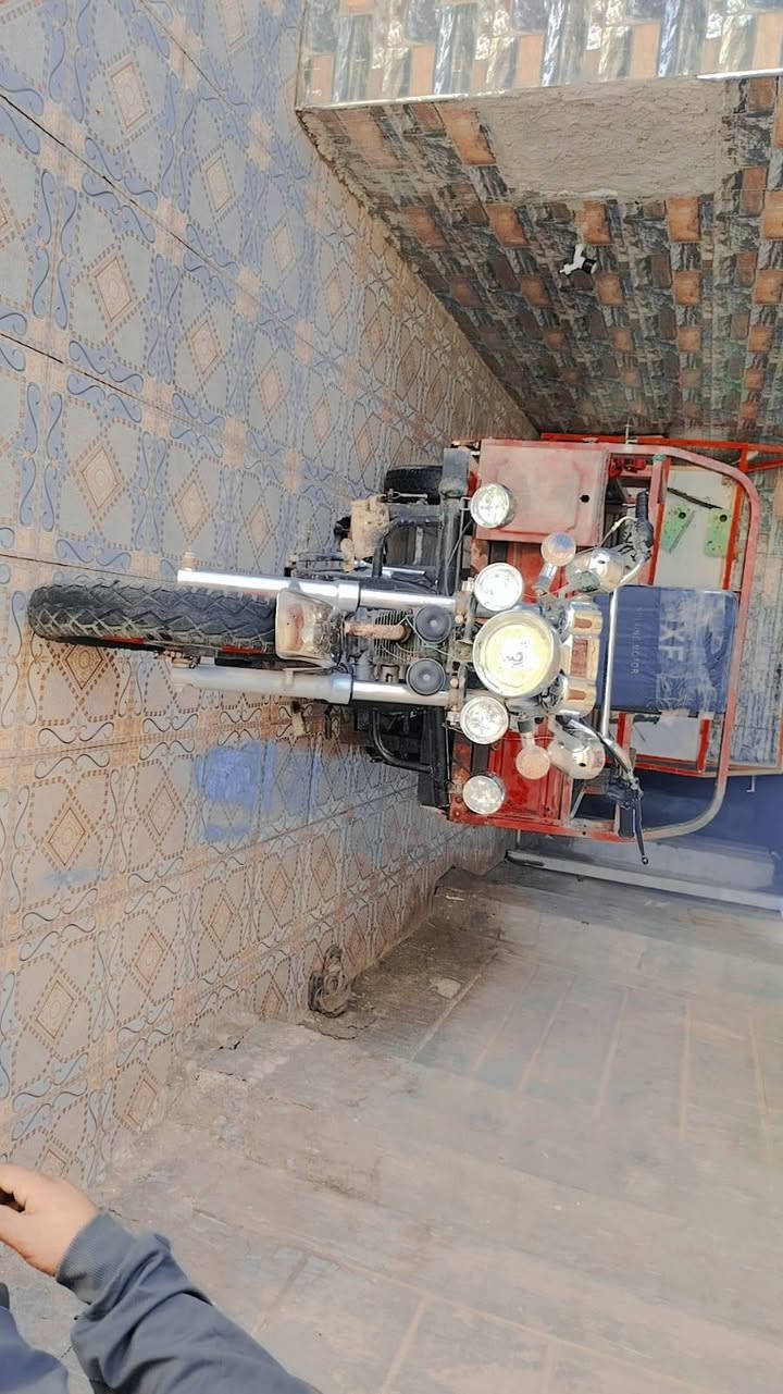 سلام عليكم ستوته 13 رقم وسنويه محرك25اكسن وكير ومحرك مكفولات كفاله عامه ستوته شوفت عينك وبعد أحله من الصوره كهربائيات كله شخاله وراعيها موجود سعر 1400وبيه مجال حك الجيه ***********
