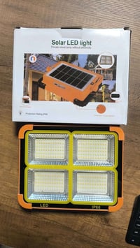 كشاف شمسي • إضاءة قوية • مقاوم IP66