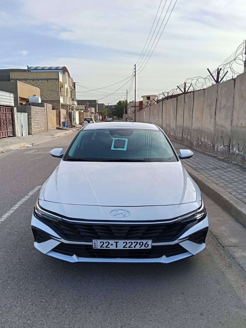 السلام عليكم
هونداي النترا للبيع موديل 25 رقم اربيل الجديد 
دخول جديد البارحه اترقمت ودخلت بغداد حادث السياره دعاميات فقط السياره شبه كلين بدون صبغ بدون ارباك بدون دواخل 
المواصفات 
شاشه الكتروني 
لد نهاري + لايت زنون 
فول تحكم استيرن
ثلاث انظمه قياده
رادار امامي 
ويل كب توقف ذاتي عنده الاقتراب 
محرك 2000 دوش بانزين فقط
وباقي المواصفات المعروفه 
مكان السياره بغداد 
الهاتف  ***********/***********
