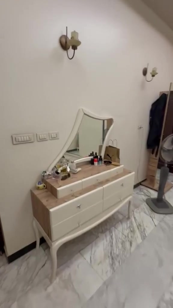 السلام عليكم 
غرفه تركيه  درجه اولى نضيفه جدا للبيع سبب البيع شلت لغير محافضه نضافه 99٪؜


**إذا كنت صاحب هذا الإعلان وتريد حذفه لأي سبب، رجاءا أرسل رسالة إلى الدعم الفني**