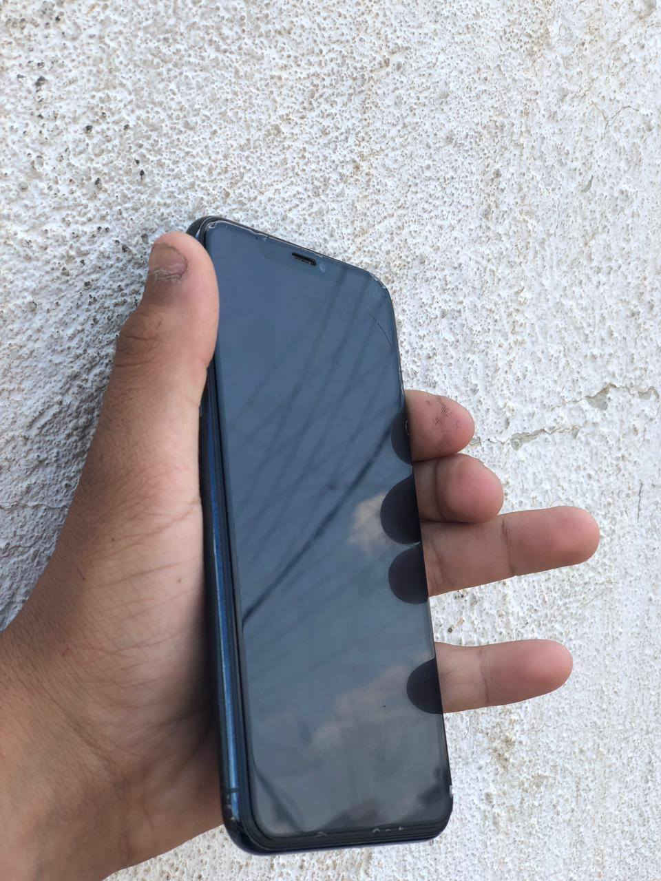 ايفون 11 برو ماكس
بطاريه 85
كلشي بلادي 
ما مبدل بي اي شي 
سعر 350
رقمي للتواصل واتساب 
***********
عنواني اربيل

