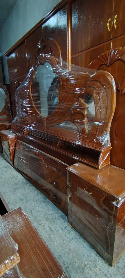 غرفة 6باب ملحق شغل ثقيل السعر 700العنوان موصل شارع بغداد مقابل حمام المامون ***********
