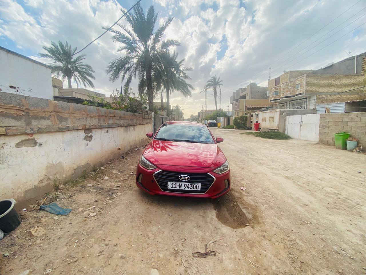 السلام عليكم ورحمة الله  شباب الانترا ١٧ أمريكي طابه كلين مدعومه شخط قوي نشخطت صبغتها يم المندلاوي  قطعتين باب خلفيه وجاملغ خلفي منقط عليهن بالصور مبدل كور ذراع الزنجيل سياره خير من الله صدر امامي جديد نقصها بس تايرات بسمي بغداد رايدها ١١٥ بيها مجال حك الجيه شاشه مبدللها مكاني بغداد شيخ عمر ***********
