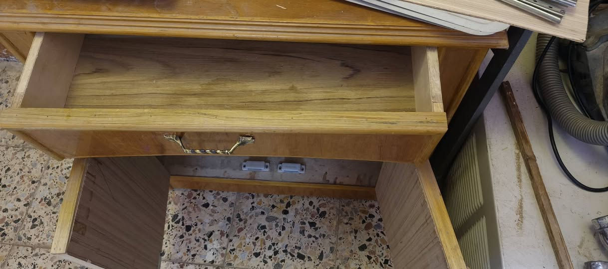 سلام عليكم ميز ابو جرارات 4 تركي كلش نضيف مستعمل قليل سعر 60 وبي مجال كوشايات مال قنفات لعدد 6 سعرهن 10 جدد ما مستعدمات ميز خشب صاج مستعمل قليل 2 ابواب وجرار سعر 35 وبي مجال دب لحجم كلش كبير سعر 25 وبي مجال عنواني بصره حيانيه البصرة, العراق


**إذا كنت صاحب هذا الإعلان وتريد حذفه لأي سبب، رجاءا أرسل رسالة إلى الدعم الفني**