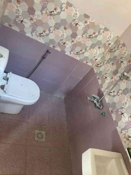 السلام عليكم
فرصة استثمارية جاهزة للبيع 
بيت مساحته 128 متر
الواجهة 8   والنزال 16
البيت عبارة عن طابقين معزولات عزل كامل
كل شقة غرفة وصالة ومطبخ وخدمات كاملة
الموقع الغزالية شارع المدارس مجاور اسواق دبي

للتواصل والاستفسار 
***********
