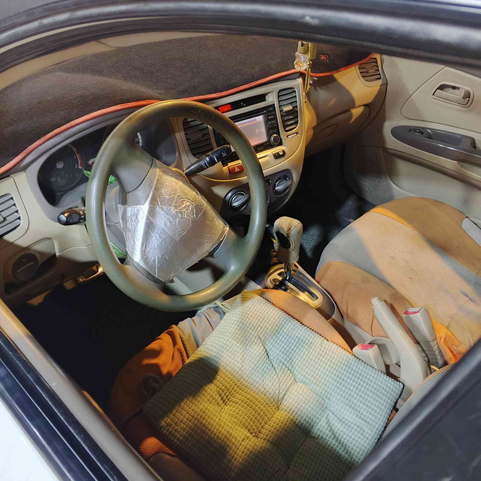 السلام عليكم
كيا ريو 2012 بسمي سنويه لغايه  2029 رقم جديد الماني رقم بصره بيها هاي ضربه موضحه بصور ضربه خفيفه بيها خيط تبخير سياره تبريد شغال سياره مابيها خياسات سياره أحله من صور السعر 85 ورقه 
***********
