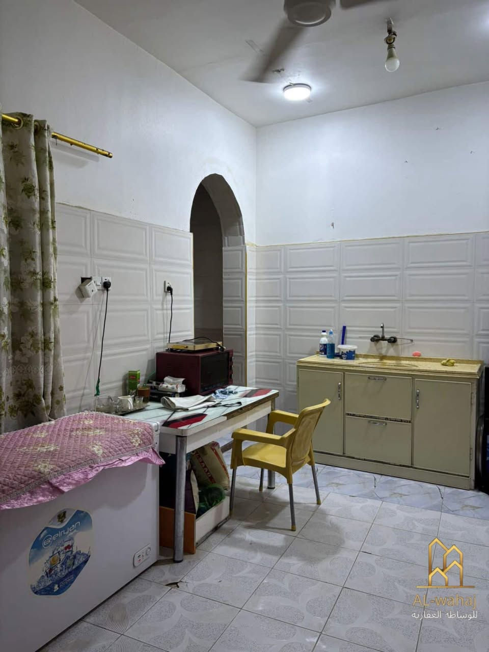 بيت اسهم للبيع سند 25 
الموقع📍:- الدجين-خلف مديرية شرطة سوق الشيوخ
بناء طابوق
طابقين
المساحة:- 200 متر
الطابق الارضي:-
غرفتين-مطبخ حار بارد-استقبال-صالة-اضافه لثلاث حمامات.
الطابق الاول:-
غرفتين-صالة-مطبخ-حمام-سطح خلفي.
للتواصل و الاستفسار عن السعر و بقية التفاصيل الاتصال على الرقم الاتي📞:-
***********
#الوهج_للعقار
