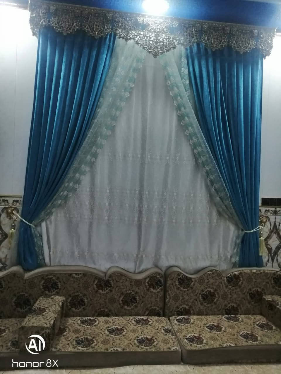 كاونتر مستعمل نظيف كلش للبيع متكون من 6 قطع جديد ومكانه (بالمطبخ البارد) مراسلة وتساب الرقم *********** 

مع بردات للبيع
