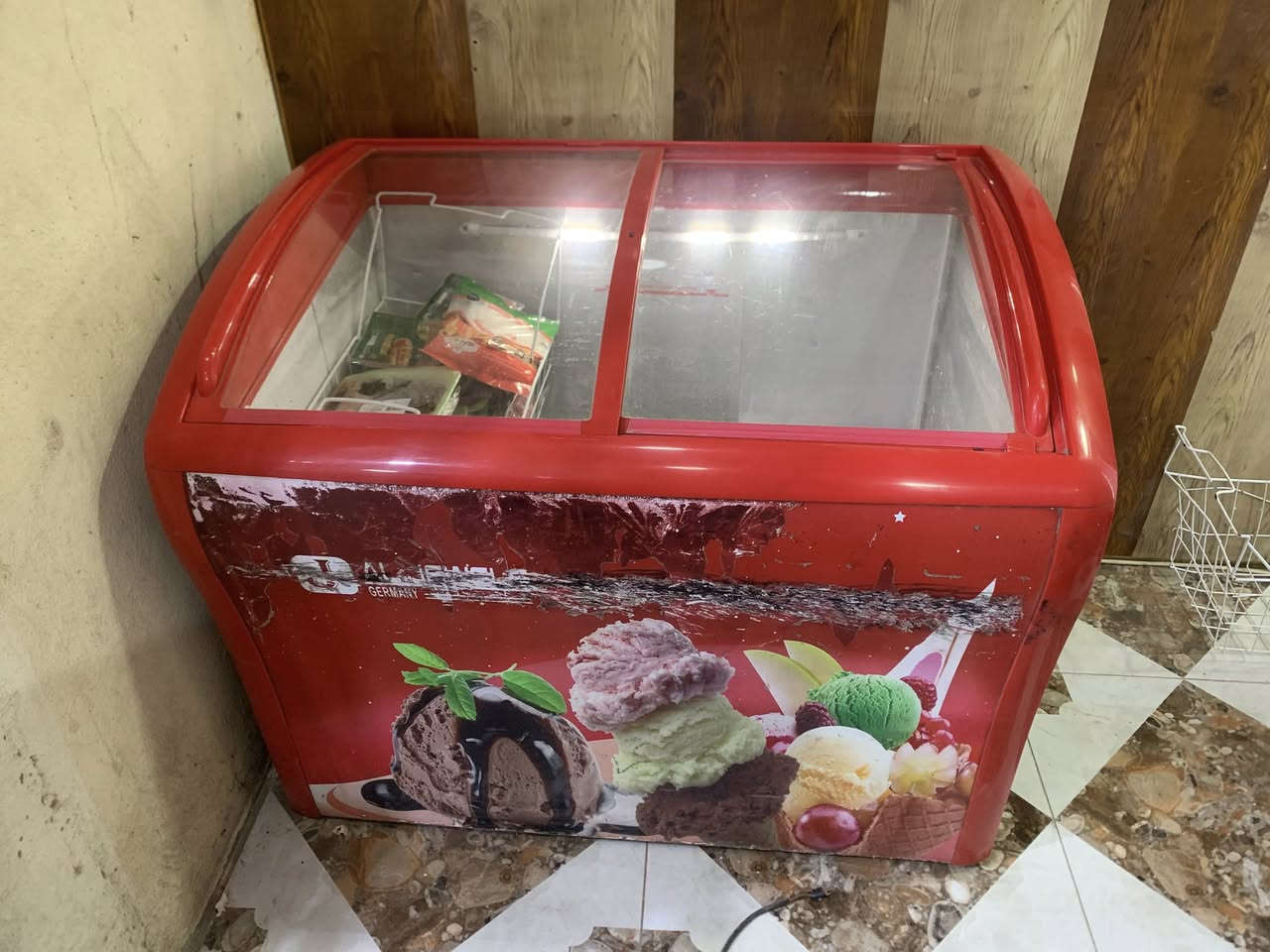 السلام عليكم
للبيع
برادات عامودي عدد 4 تركي جداً نضيف
عارضة تركي أفقي 
سبّلت تركي طن ونصف نضيف 
سقيفة عدد 2 غير 
غير متواجد ع الفيس 
للاستفسار الاتصال ع الرقم ***********
