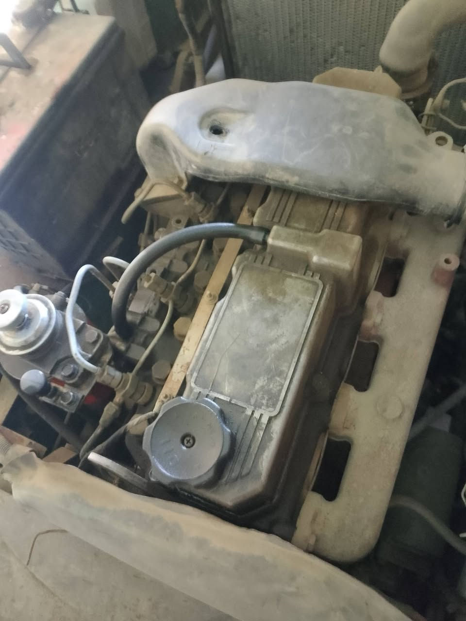 رافعه شوكيه 50 ورقه وبيها مجال 2طن ونص 3حركات بدون اوراق  مكينه مستوبيشي بلاد تاير امامي ربل والخلفي جوبلس  مكاني البصره مكلف بالنشر ***********
