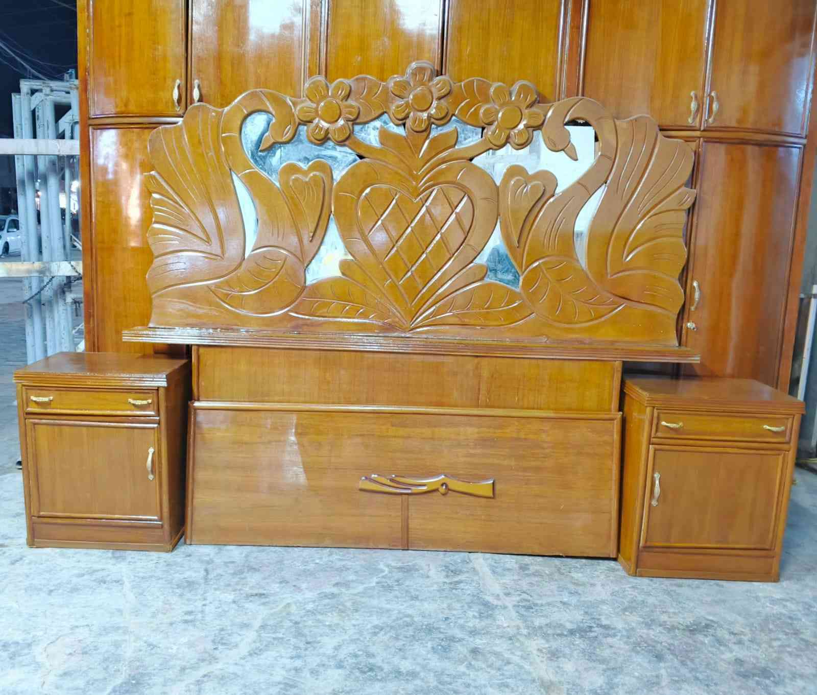 الحجز لاسرع 🍁 💥
غرفه صاج للبيع مستخدم نظيف 
صبغ جديد يدات جديده قفاله جديده 
سعر مناسب جدا 550 سعر ثابت 
توصيل بغداد ومحافظات بكروه عنوان الأمين الثانيه
وات ساب ***********
