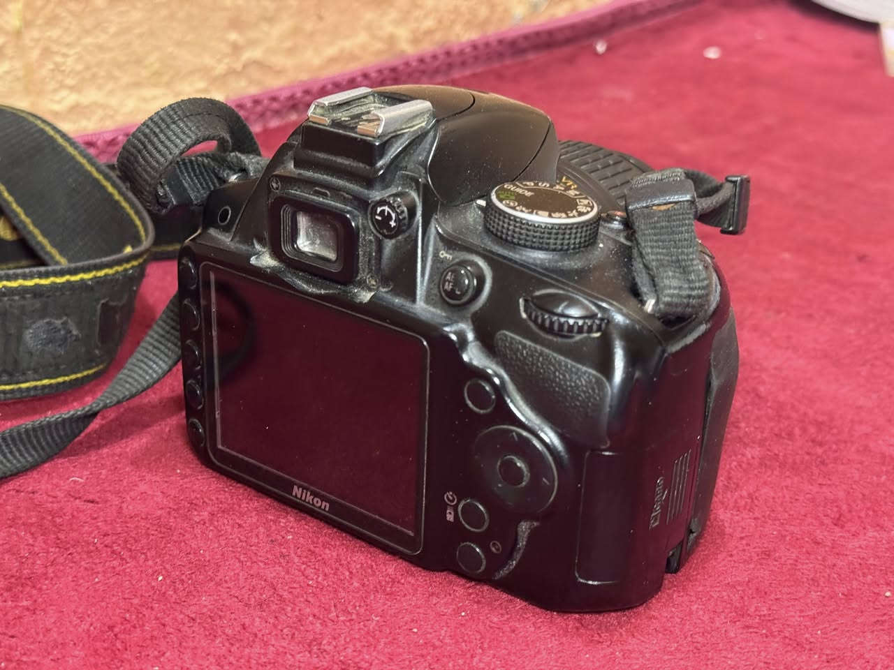 كاميرة نيكون ٣٢٠٠ للبيع مع عدسة ٥٥-١٨ مكاني بابل الحلة
***********
