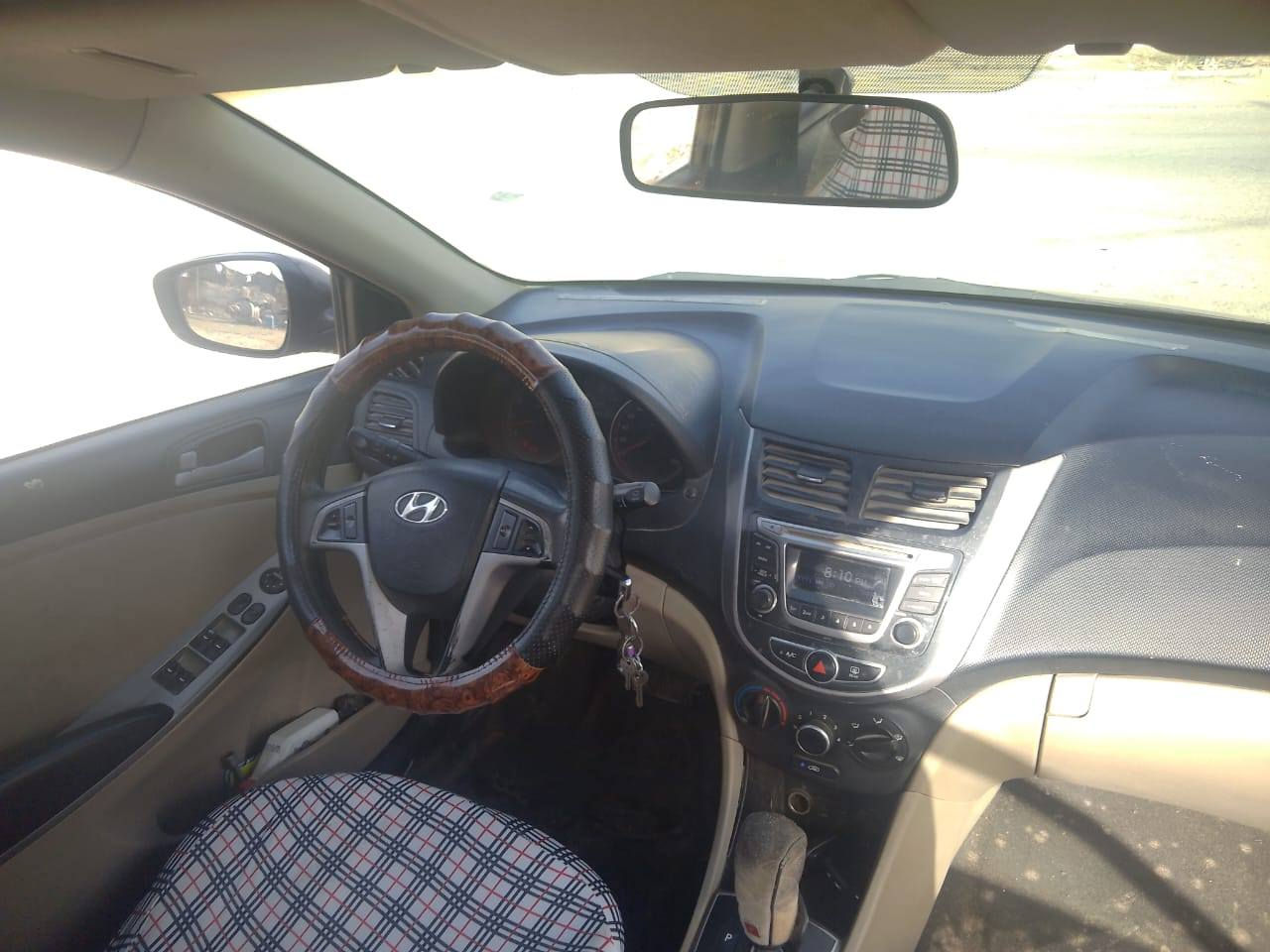 اكسنت 2015 وارد خليجي كير ومكينة مكفولات سنوية صاقطه مصبوغة عام وتلث قطع مبدلات جاملغات اماميه وبنيد للاتصال صاحب السيارة *********** السعر 70$
