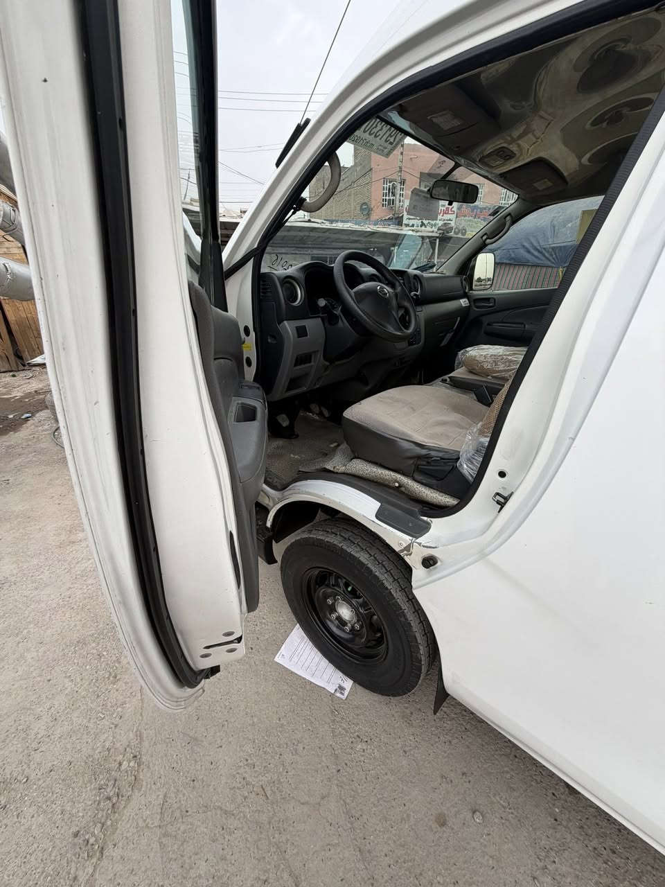 السلام وعليكم نيسان٢٠١٦ سياره جديده كلش لاشخط ولارصعه   فقط صبغ شويه بالجنطه صدر جديد تخم تاير جديد افلاوين متحرك توني شاده يعني سياره جديده بشرط السونر  والتحويل  للستفسار ***********  بغداد
