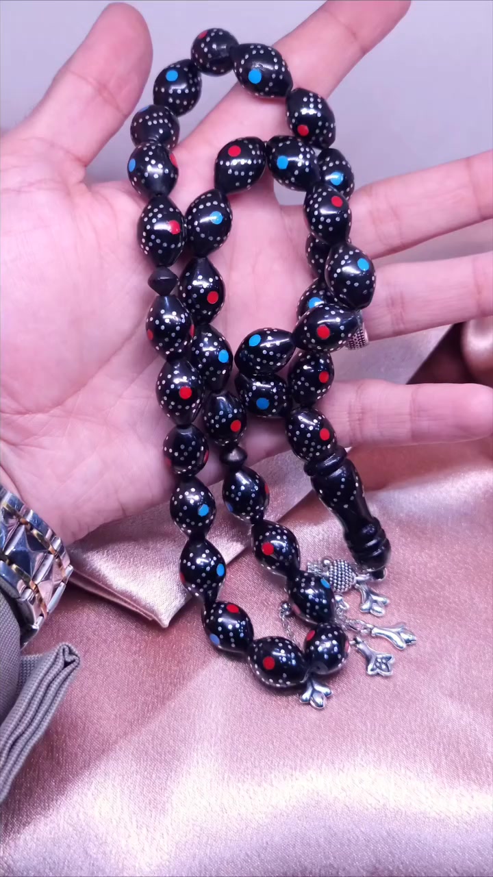 ذوق لا يحتاج شرح

عندما تختار قطعة تشبهك
فأنت لا تبحث عن سعر…
بل عن إحساس.

📩 راسلنا لاختيار قطعة تليق بك
📞 M:00967 780008053 
  M:00967 774245056 

📍صنعاء – باب اليمن – شارع النظارة – جوار سمسرة النحاس
🚚 توصيل لجميع المحافظات ولجميع دول العالم

#مسابح #كوك_مصري #سبحه #سبح_رجالية #سبح


**إذا كنت صاحب هذا الإعلان وتريد حذفه لأي سبب، رجاءا أرسل رسالة إلى الدعم الفني**