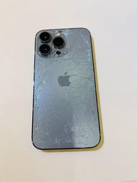 ايفون ١٣ برو العادي كامل ملحقات دبل سيمكارد ١٢٨ بطارية ٨٥٪؜  السعر ٣٠٠...