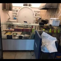 غراض مطعم للبيع ميز كص عدد (2) سجاجين كص عدد ٤ طباخ ٤ عيون منضدي ثلاجه...