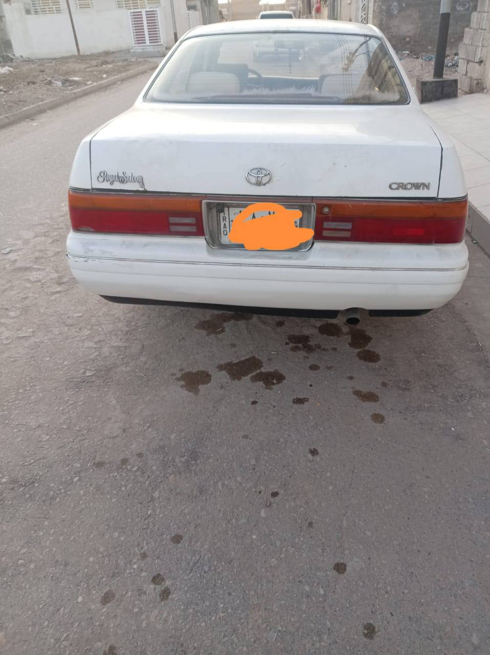 السلام عليكم سياره بطه البيع فصل موديل ٩٣ الون ابيض رقم بصره مكفول من الكصه والنقل جثه راعيه موجود بل العماره محرك في فيتي السعر ٥٥ وبيه مجال قليل العنوان العماره حي الجامعه تلفون ***********
