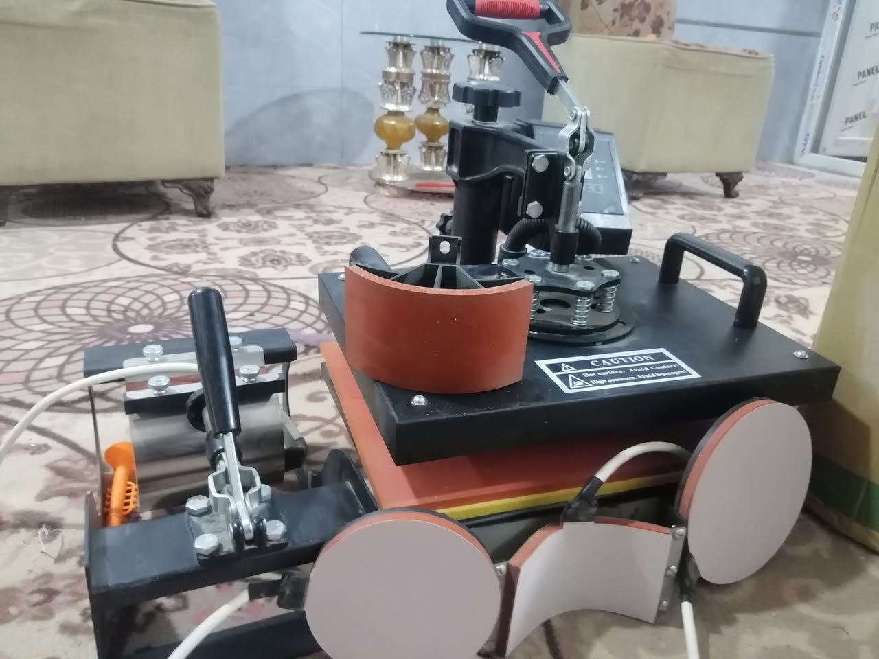 سلام عليكم مكبس حراري جديد بدون ستخدام صار سبوع من أخذته كامل هوه وملحقاته السعر ب ٢٥٠ وبي مجال كلش بسيط مكاني كوفه حي ميسان هاذ رقمي بي واتساب *********** وهااذ رقمي اتصل ودلل *********** او راسني خاص
