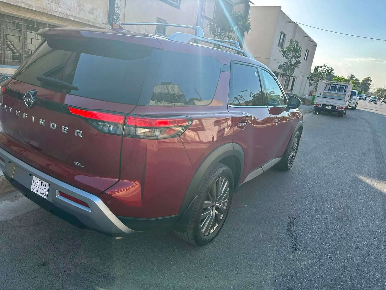 سلام عليكم
2024 NISSAN PATHFINDER, SL 
للبيع نيسان باثفايندر موديل ٢٠٢٤ تو ويل
لون احمر 
سيارة تعتبر فول 
فتحة سقف بانوراما
ماشيه ٣١ الف ميل
بصمة تشغيل
بصمة ابواب 
تشغيل عن بعد 
صندوق شفط كهربائي 
رادار امامي (تحديد مسار)
رادار جانبي (نقاط عمياء)
رادار خلفي (تحذير من الاصطدام)
حساسات امامية+ خلفية
كاميرات 360°
كشنات ملكي VIP
كشنات جلد  و كهربائي الاماميه
كشنات تدفئة امامي وخلفي
تبريد قطعتين لمس و تبريد مركزى 
تحكم وضعيات القيادة
هيتر استيرن
هاند بريك بصمة
اوتو هولد
شاشة كبيرة لمس+كاميرا
وبعد هواي المواصفات 
ضررها  :  تبديل قطعه وحده فقط جاملغ ايمن فقط والسياره بيها راس الشاصي الايمن بيه تعديل وهذا رقم الشاصي والسياره والله مكلفه اكثر من هالرقم ونقصها كاميرا اماميه ورادار امامي الباقي كلها شغاله وهذا رقم الشاصي 
5N1DR3CB0RC224995
سيارة اني مستوردها باسمي وبدون رقم تترقم بغداد او محافظات عدا شمال والسياره موجوده في بغداد الكاظميه
سعرها  ١٨٢ 
 رقم موبايل :***********
