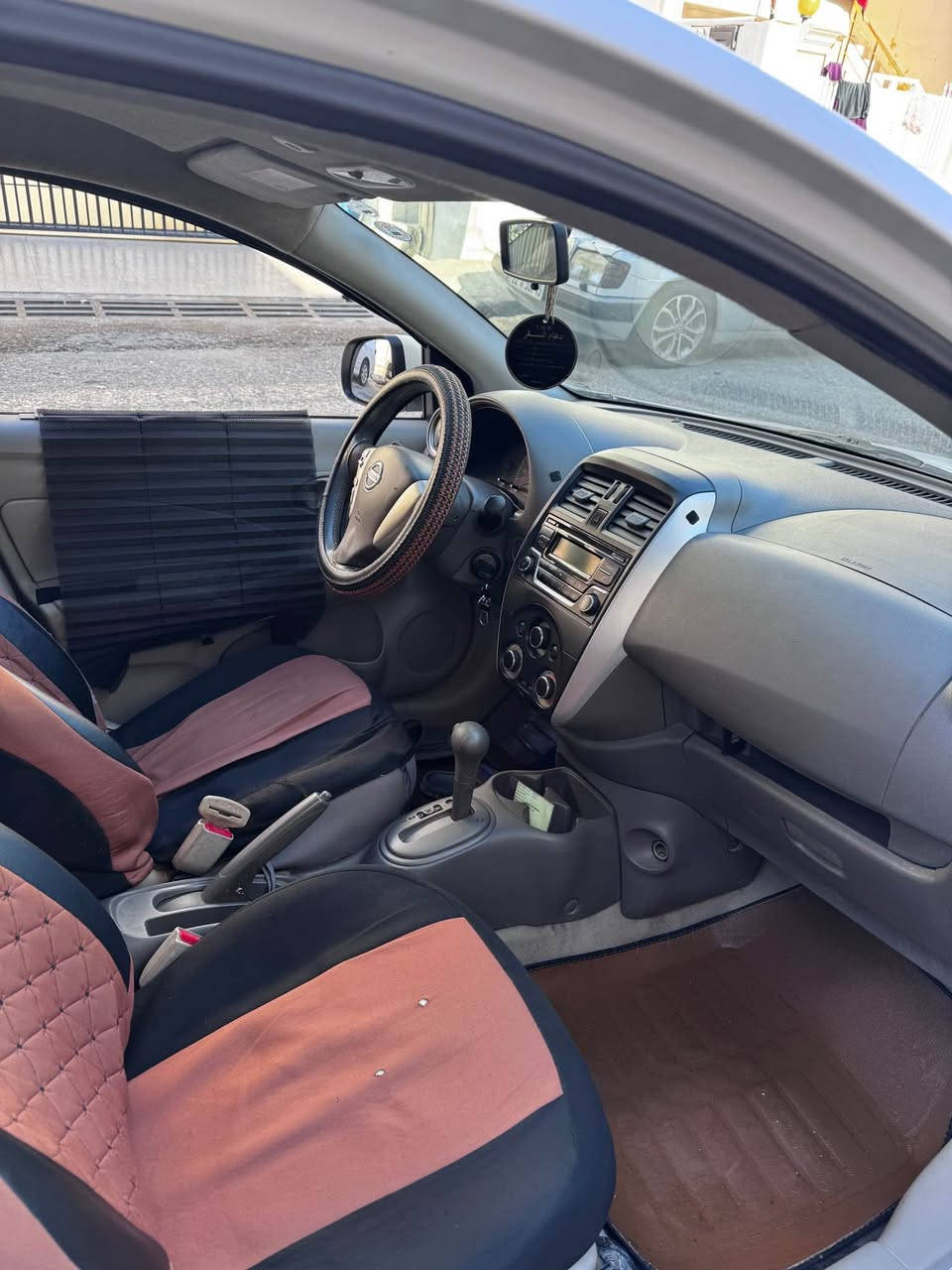 ئەم سەیارە نیسان سەنی بۆ فرۆشتن مۆدێل ٢٠١٨ دوو پارچەی هەیە چامرغو دەرگای سایەق سەنەوی و رەقەم و هەموو شتی نوێ کرایتەوە بەناوی خۆمە یەکسەر وەکالە دەکەم ناونیشان هەولێر بۆ زانیاری زیاتر *********** وەتسئاپی 
لەسەرە
نيسان سني ٢٠١٨ قطعتين صبغ جاملغ وباب السايق  سياره حلوه ورقم مميز  رقم تلفون 
*********** واتس  واتصال 
سنويه ورقم وهزه كله جديد تحويل وغرامه شرط 
مكاني اربيل أربيل, العراق
