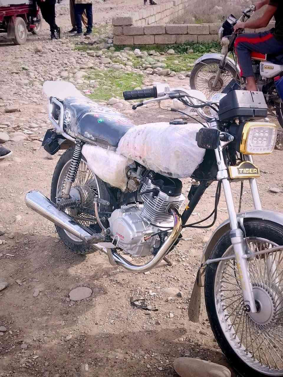 تايكر 20 للبيع النضافه شوف العين السعر 450 وبي مجال شرط ما مفتوح للتواصل ***********
