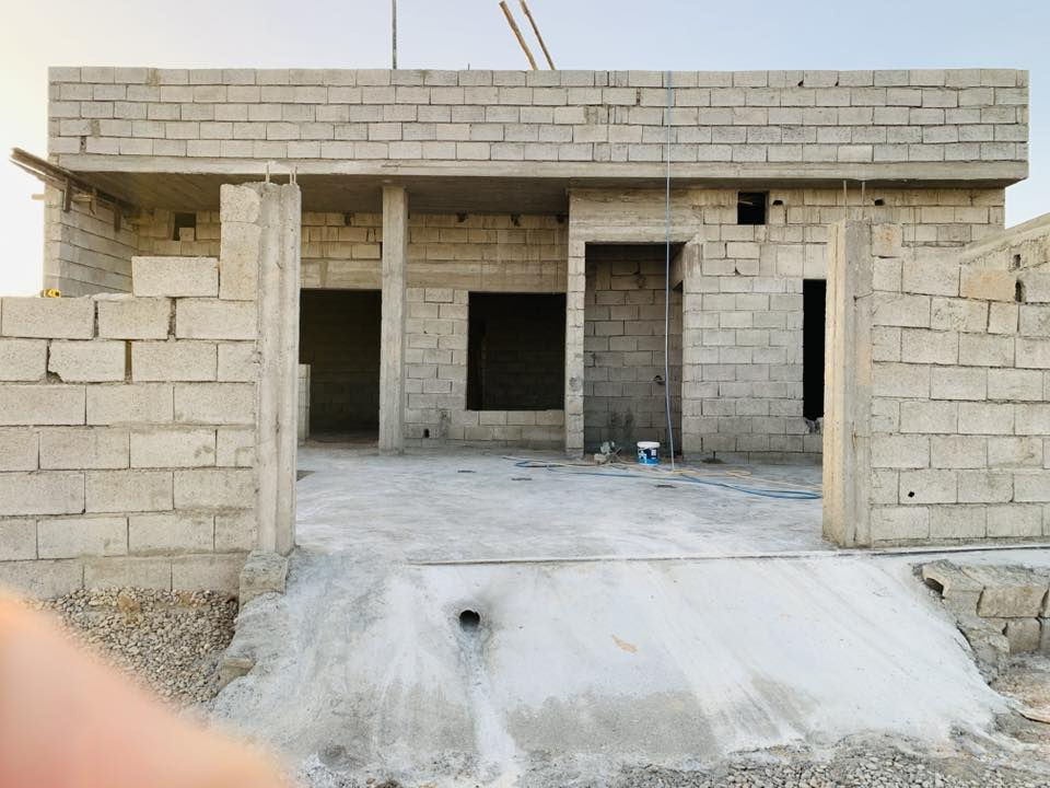 السلام عليكم
هيكل للبيع 
متكون من غرفتين 
وحده 5-4والثانيه4-4
هول5-4
مطبخ5-4
ربعه 7-3.5
الهيكل مؤسس مي ومجاري ومصبوب صبه ناعمه
يبعدعن سايدين المضهوريه150متر
ويبعدعن التبليط الفرعي 20متر
مساحه القطعه230ومساحه البناء 170
للاستفسار الاتصال على الرقم
***********
مكلف بلنشر
