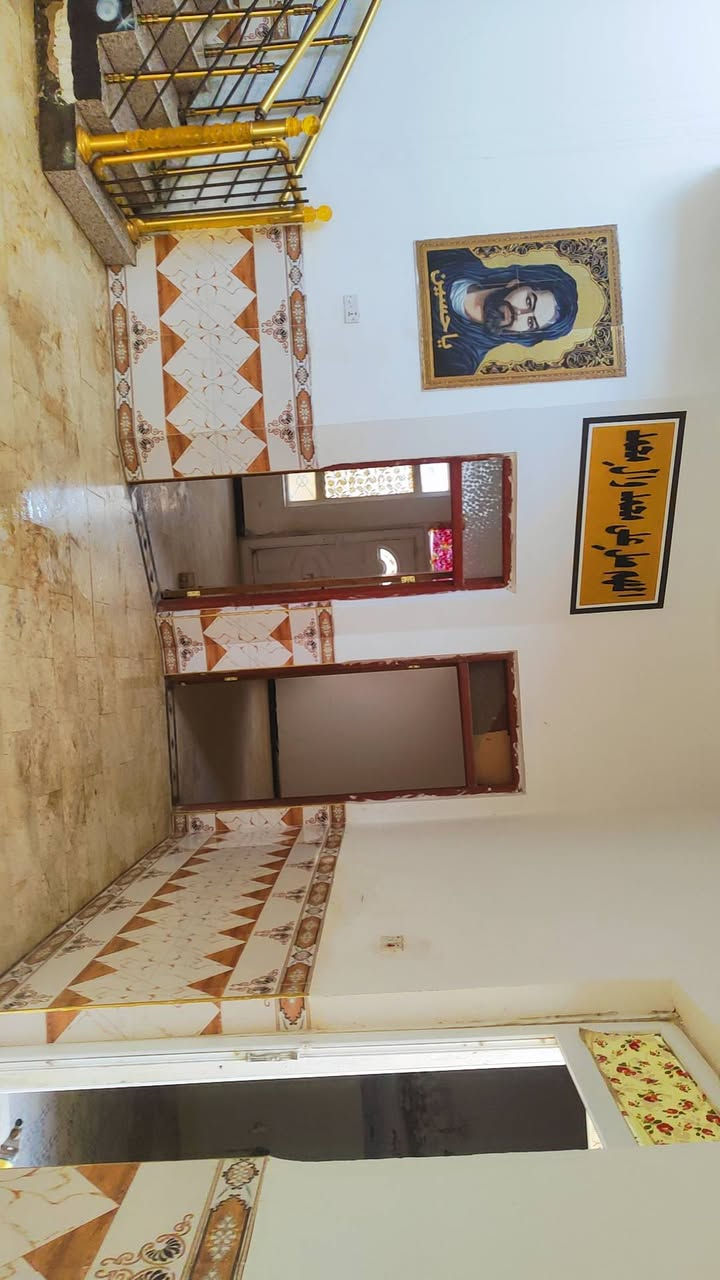 بيت بخنيطله
قريب عله شارع 30
وقريب عله شارع الحمداني
يتكون من 2غرف وحده منهن اسويت
مجمع صحيات داخلي 
مجمع صحيات خارجي
صاله كبيره 
دوانيه كبيره 
مساحت البيت 210متر
بناء طابوق كونكريت رباطات
الارضيه مرمر البيت متعوب عليه كله سيراميك
كامل مكمل ساحه كبيره كراج سياره
ديكورات كامل
كيزرات تانكيات جاهز
السعر 90
الشراي يتصل عله الرقم
***********
