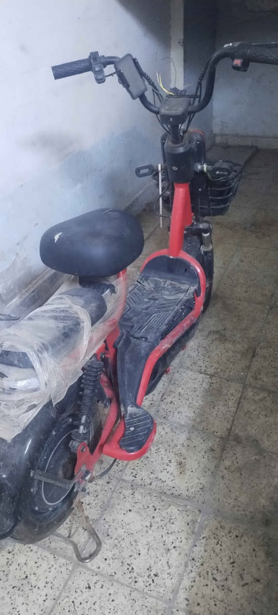 دراجة شحن للبيع تعبانه تحتاج شاشة وكفر بطاريات 
البطاريات بحالة جيدة جدا لكن غير مشحونة 3سرعات سرعة35 
مكاني كرادة شارع السعدون مقابل فندق فلسطين بغداد, العراق


**إذا كنت صاحب هذا الإعلان وتريد حذفه لأي سبب، رجاءا أرسل رسالة إلى الدعم الفني**