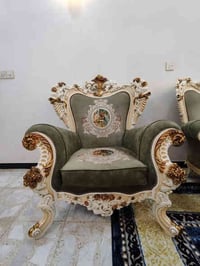 صالة متكونة من تخم عشر مقاعد +ميز طعام ثمن كراسي + فاترينة طبلة كبير م...