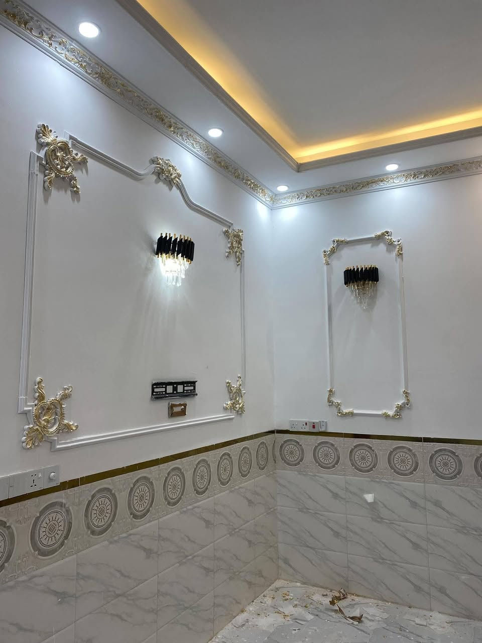 يالله سلام عليكم جزء من أعمالنه ديكورات داخليه خارجيه أصباغ شركات عالميه...
 مكاني أبي غرق
رقم الهاتف***********
