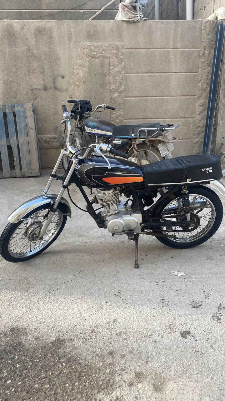 للبيع دراجة ادوات مكفوله من السرقة دراجة نضيفة  فقط مجفتة  السعر 490 بيها مجال للشراي المكان البصرة التنومه
اتصال او واتساب (***********)
