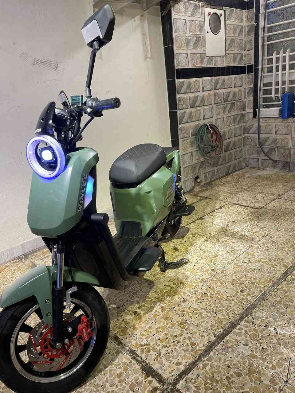 السلام عليكم دراجه شحن F3 الدراجه جداً نضيفه مثل ما واضح بل صور الدراجه مفتاح وبصمه وكارت كهربائيات كلهه شغاله نشرات جميع الوان 5بطاريات كبار بريكات دهن دبلات شرط الطسه متحس بيهه لد عالي ناصي نضام P ونصام R الدراجه كلش حلوه وعمليه وياهه شاحنه اصليه مكاني بغداد الامين الثانيه 0770060567السعر 550 وبيهه مجال للشراي


**إذا كنت صاحب هذا الإعلان وتريد حذفه لأي سبب، رجاءا أرسل رسالة إلى الدعم الفني**