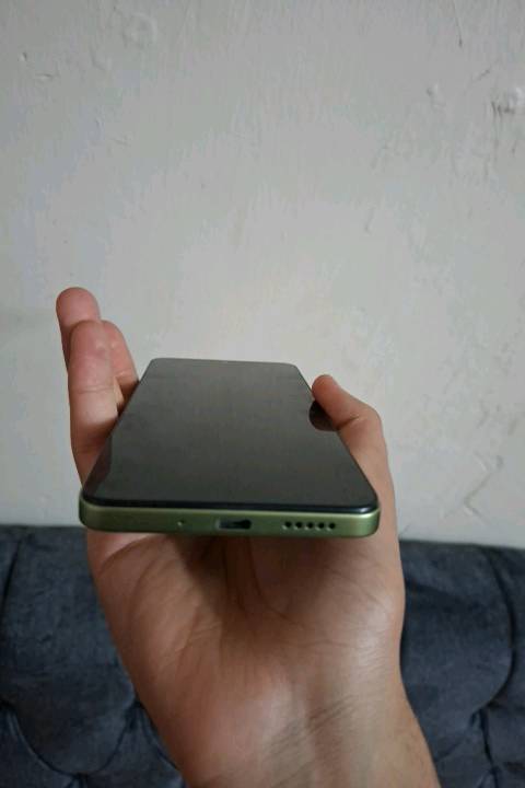 جهاز ريدمي c14 مستعمل شهر واحد للبيع 
مع كيبل تايبسي فقط  من دون باكيت 