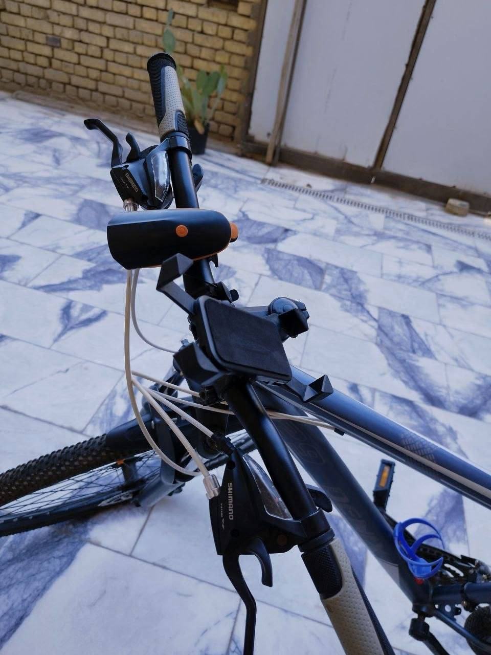 للبيع بايسكل BTWIN Rockrider ST 100

إطار ألمنيوم خفيف

7 سرعات خلفي  Shimano

3 سرعات أمامي 

فرامل دسك أمامية وخلفية

مساعد أمامي
مع حامل موبايل وحامل مطاره +رفرف خلفي وستاند

بحالة جيدة لم يستعمل اكثر من شهر

السعر: (135) وبيه مجال للشراي ناصرية, ذي قار


**إذا كنت صاحب هذا الإعلان وتريد حذفه لأي سبب، رجاءا أرسل رسالة إلى الدعم الفني**