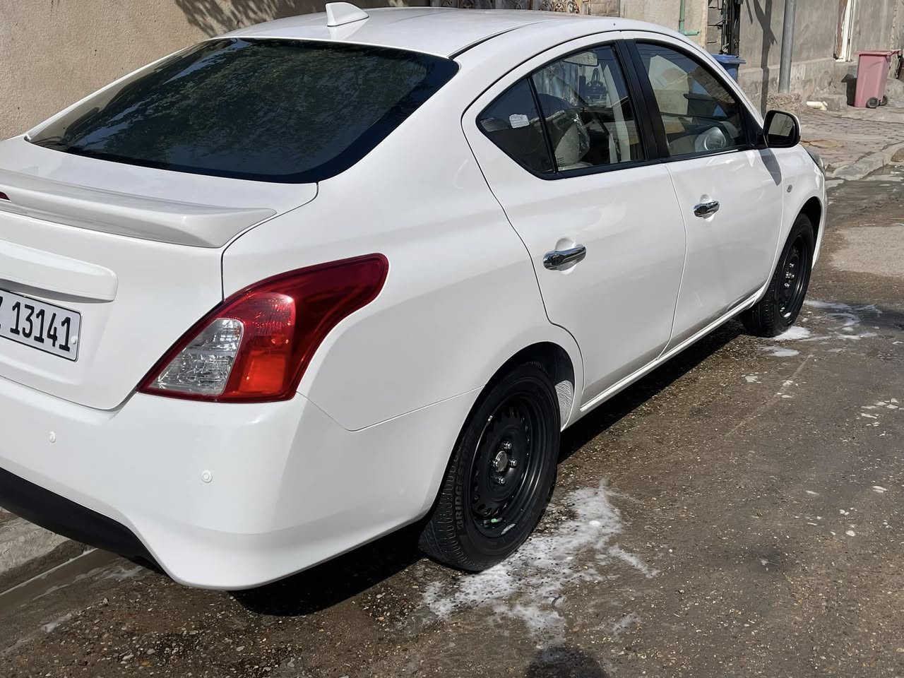 نيسان سنّي  هندي  مديل 2024ا ام البليتة الزركه
ماشيه 39 الف فول شاشه تحكمات استيرن
سياره بيهه بارد جاملق الخلفي بارد خفيف وباب بي هم شوي بارد والباقي كفاله مكينه وكير كفاله بكان السياره البصرة الكزيزة
السعر 120 وبيه مجال قليل رقم الهاتف ***********
