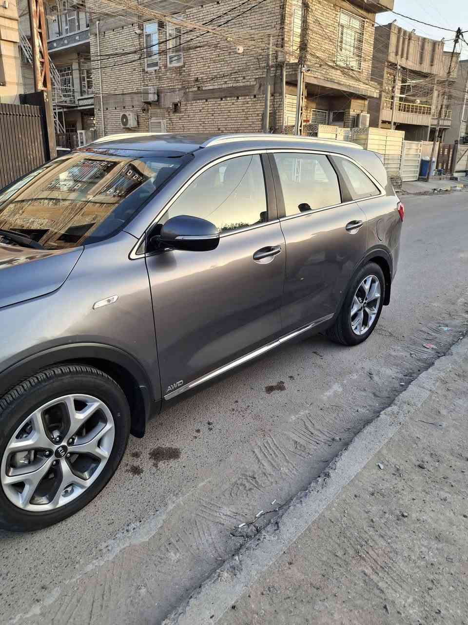 للبيع
كيا  سورنتو خليجي موديل 2015   شكل 2016 

خليجي  محرك  6  سلندر .  7 راكب  .  ثلاث  قطع تبريد 

رقم  بغداد انكليزي بأسمي  هزه ورقم جديد 

حساس خلفي .  تحكم  ستيرن جهتين  .  اشاير بالمري 

شاشه صغيره . و كامره . تبريد . تدفئه . شغال . بيه صبغ قطعتين 

سياره جاهزه ونظيفه داخل وخارج  

للبيع او مراوس حسب  القناعه  (  سعر  السياره   187  ) 

مكان السياره بغداد الكرخ  ***********
