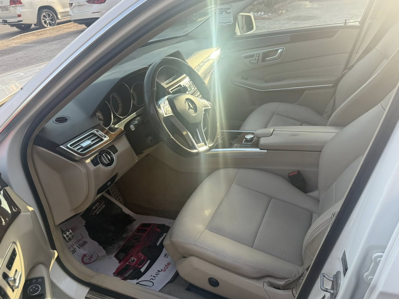 مساء الخير
مرسيدس e350 w212
ماشية ٩٩ الف كيلو 
قطعتين صبغ جاملغ و بنيد 
موديل ٢٠١٥ 
السعر ١٩٠ 
العنوان المنصور 
للاستفسار 
***********
