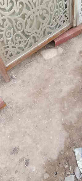 عندي باب طلاكتين البيع العرض مترين وطول مترين ***********
