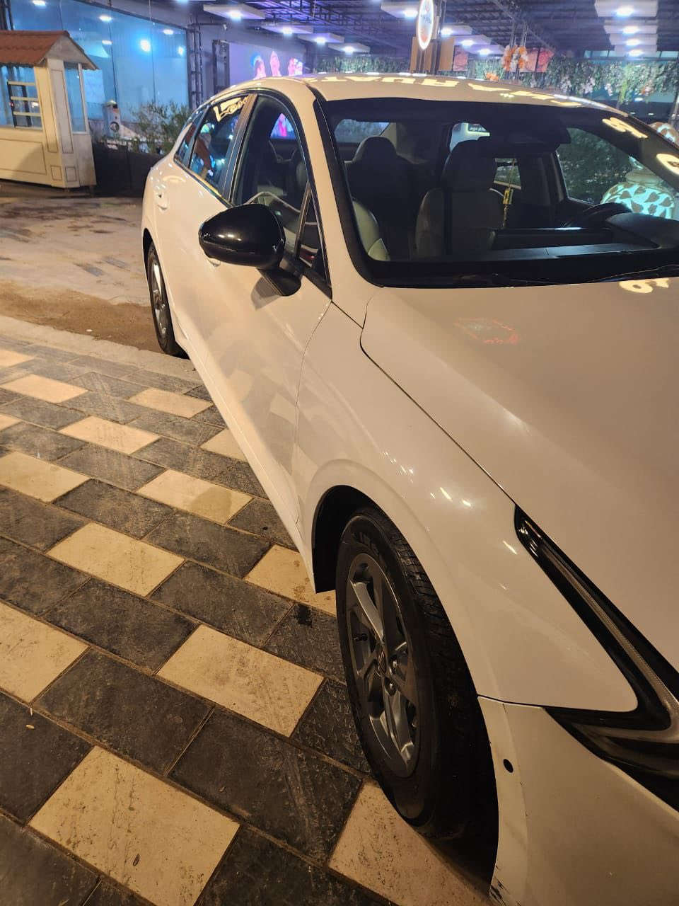 سلام عليكم كي فايف موديل ٢٠٢٢ ماشيه 80k حادثهه كما  موضح بل صوره سياره جاهزه من كلشي نضيفه انضف من الصوره معوقين بعدلهه سنتين اصير حره السعر 143$  للاستفسار اكثر ***********
