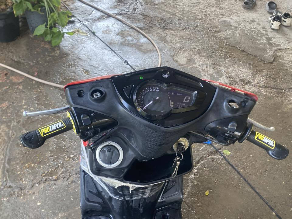 السلام عليكم سكنس لد 13 تحتاج ترتيب للبيع متواجد ***********     السعر 400 وبيهه مجال
