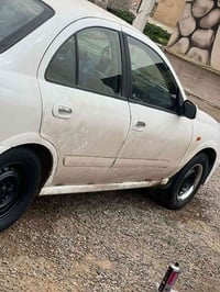 نيسان صني • ٢٠٠١ • اوتوماتيك