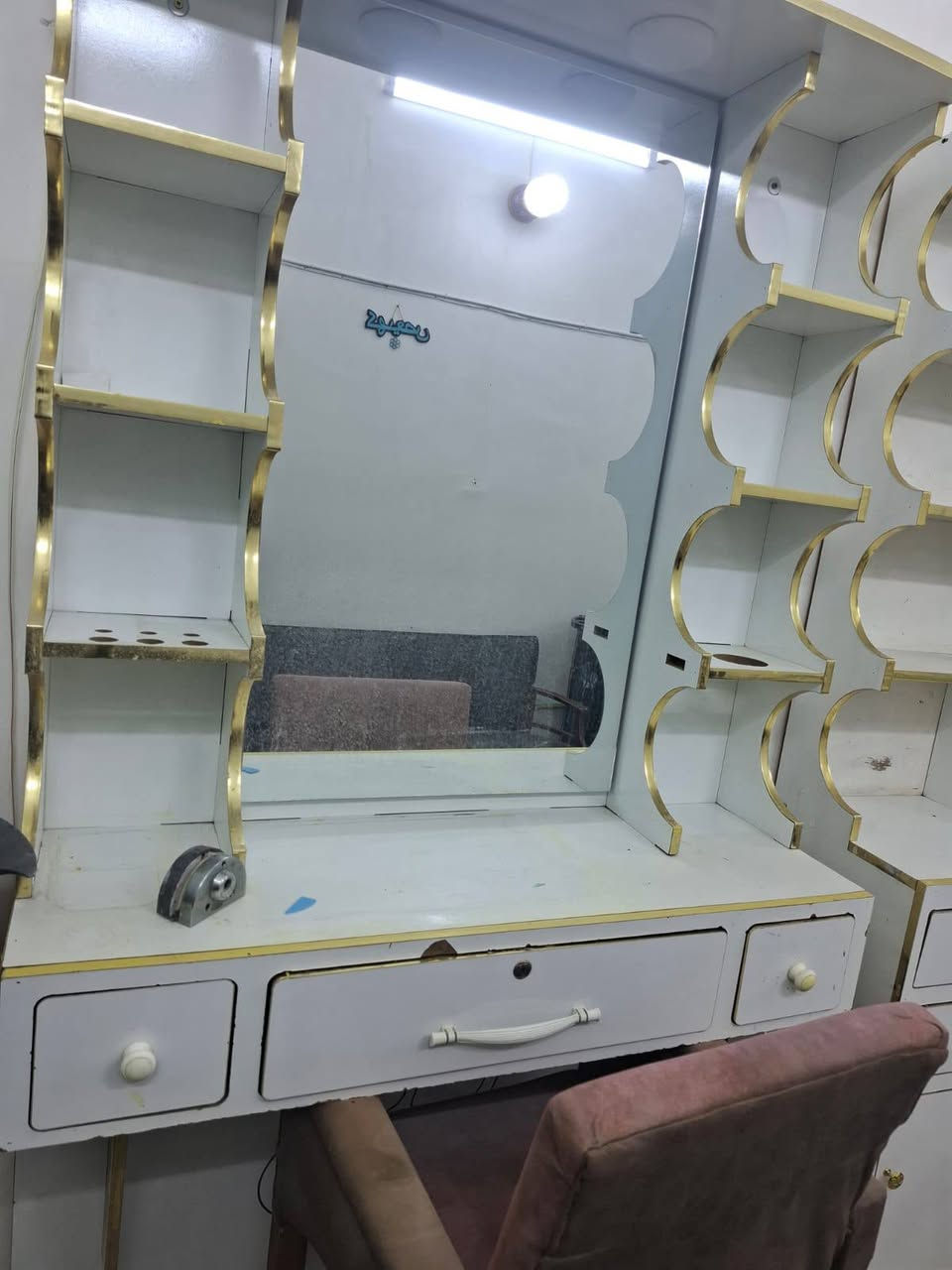 غراض صالون ابيعهن كلهن سوه
كراسي عدد2
مرايات عدد2 
مغسلة شعر
جهاز تنشيف شعر
مغسلة تنضيف قدم
قنفه ثلاث مقاعد وكراسي ثنين
كلهن رايدتهم ب400
وبيهن مجال بسيط


**إذا كنت صاحب هذا الإعلان وتريد حذفه لأي سبب، رجاءا أرسل رسالة إلى الدعم الفني**