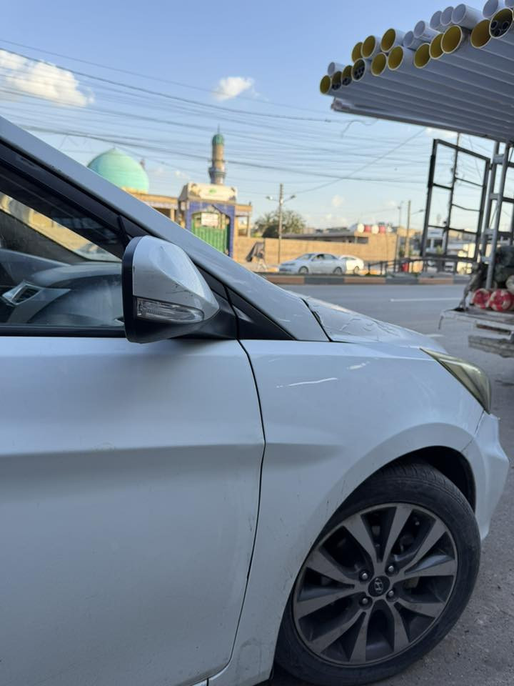 سلام عليكم
اكسنت 2016 خليجي فول مواصفات
فتحه_ اشاير بالمري _شاشه وكامرتين أمامي وخلفي _فتحه سقف
مكينه وكير وشواصي مكفولات
بيها تبديل صندوق وبيها كم رشه اثر دعمات بسيطه لان السياره مال بنيه وبأسم البنيه   بنيد وجاملغ امامي مصبوغ 
وجاملغ الخلفي 
سعرها 90  وبيها مجال بسيط جدا
مكاني بغداد البنوك 
‎*********** للاتصال 
‎*********** واتساب
