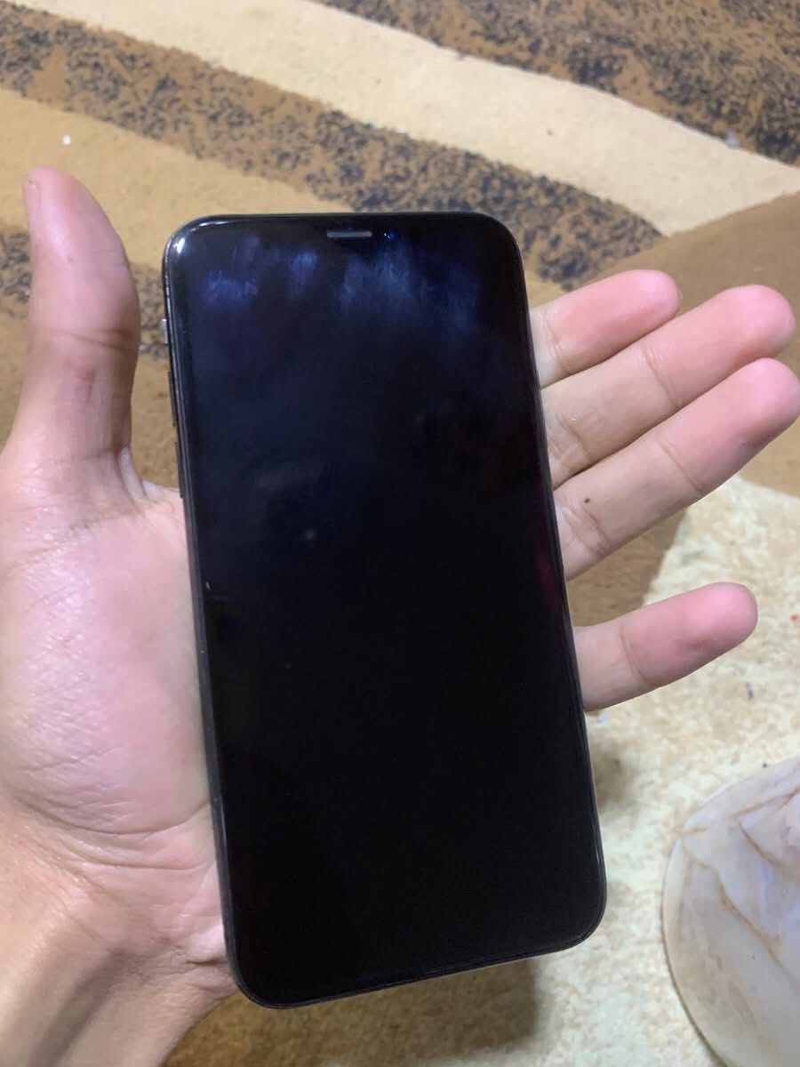 السلام عليكم ايفون xعادي ذاكره ٢٥٦بطاريه ٧٥الجهاز مكفول مامفتوح شرق اوسط  فيس ايدي شغال بس الكامره الخلفيه تعلك مرات تفتح ومرات متفتح سوده السعر ١٢٠قفل مكان بغداد بسمايه 
***********
