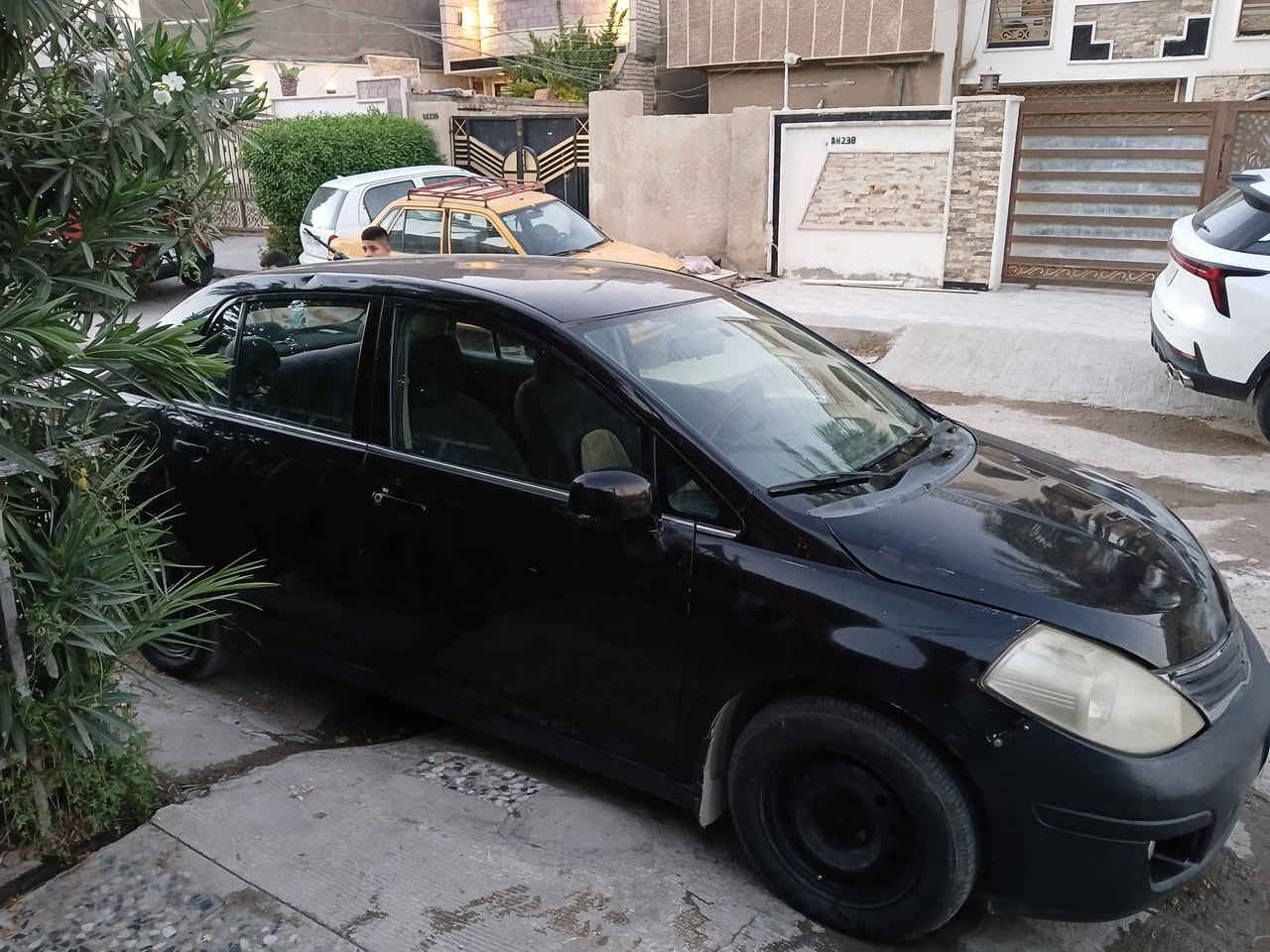 للبيع نيسان فيرسا مديل ٢٠٠٨ لون اسود مكينه كير كله جديد  تخم تاير جديد بطاريه جديده السياره مال والدي وارد امريكا بدون حاث وبدون صبغ بيه شخوط ويرادله ترتيب 
مكان شهداء البياع 
السعر ٦٢ وبيه مجال 
***********
