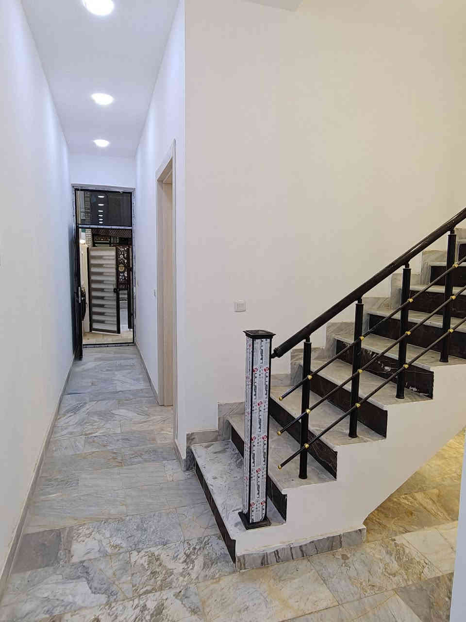 دار للبيع زيرو
مساحه 125م واجهه 6 وربع نزال 20
يقع في حي الجهاد الشارقه قريب مجمع النسيم
يحتوي 3 غرف نوم غرفه سويت حمامات عدد 3 صاله ومطبخ ومناور للاستفسار اتصل ع شركه المستقبل للعقار ***********
